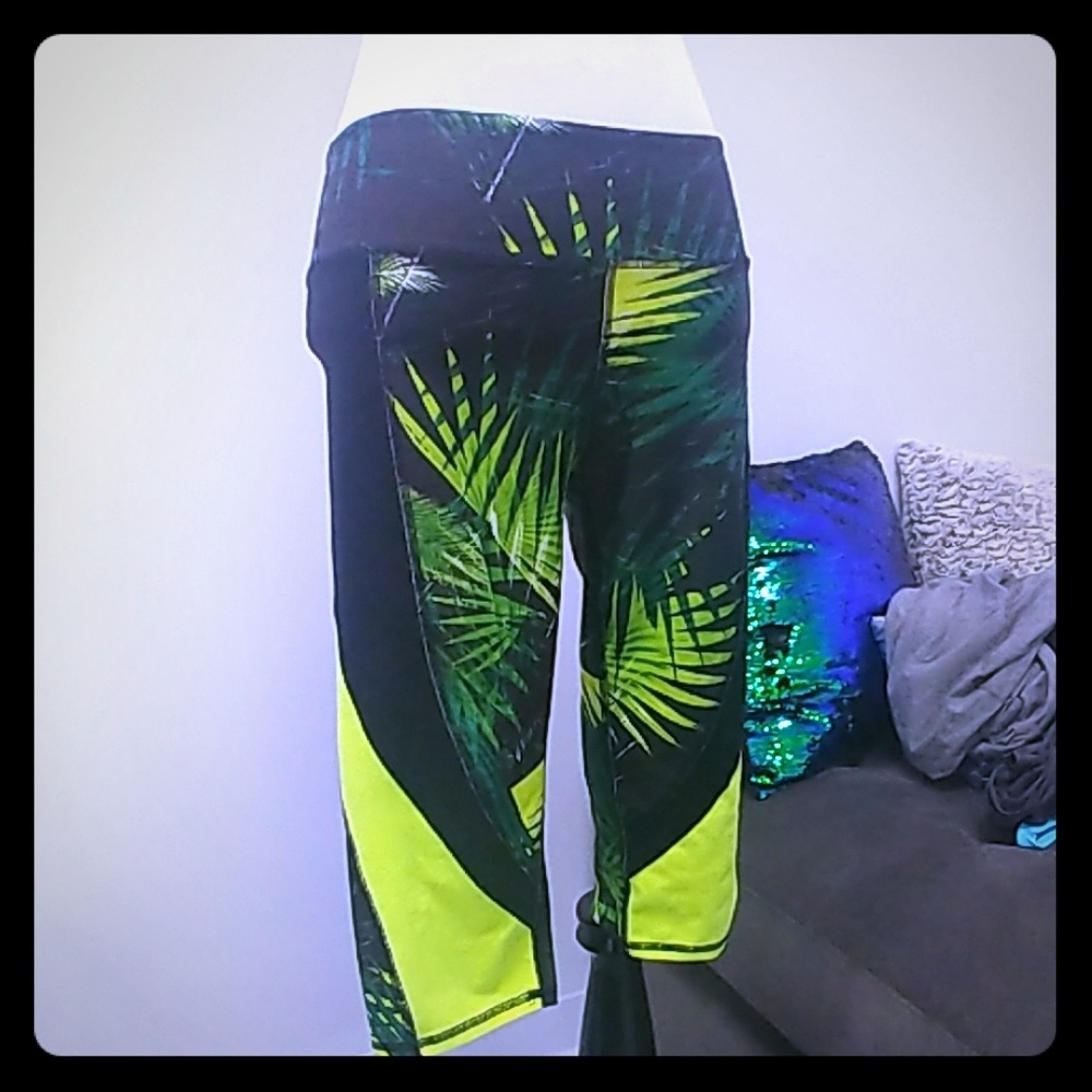 Fabletics pole dance yoga capri leggings